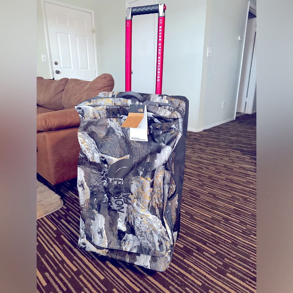 The north face bc voyager 29 roll luggage bag cammo new